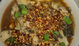 水煮鱼的做法视频,麻辣鲜香，口感层次丰富，家庭必备经典川菜